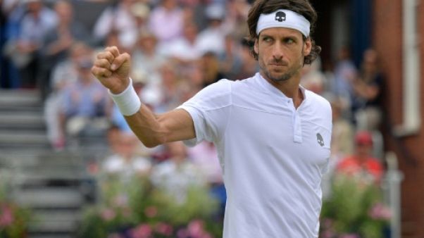 L'Espagnol Feliciano Lopez remporte la finale du Queen's après avoir battu le Français Gilles Simon le 23 juin 2019 L'Espagnol Feliciano Lopez remporte la finale du Queen's après avoir battu le Français Gilles Simon le 23 juin 2019