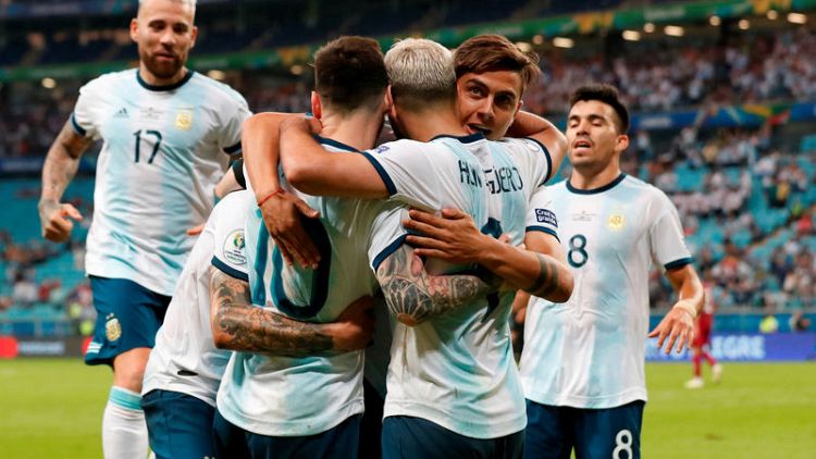 Argentina beat Qatar 2-0 to qualify for Copa America last eight