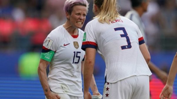 L'attaquante des USA Megan Rapinoe (g) buteuse lors de la qualification pour les quarts de finale du Mondial le 24 juin 2019 L'attaquante des USA Megan Rapinoe (g) buteuse lors de la qualification pour les quarts de finale du Mondial le 24 juin 2019