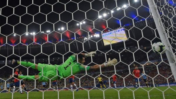 L'Uruguayen Edinson Cavani buteur lors du match de la phase de groupes de la Copa América face au Chili, à Rio de Janeiro, le 24 juin 2019 L'Uruguayen Edinson Cavani buteur lors du match de la phase de groupes de la Copa América face au Chili, à Rio de Janeiro, le 24 juin 2019