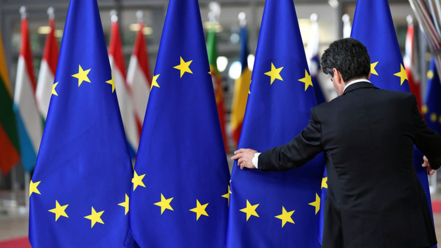 EU ministers approve trade deal with Vietnam