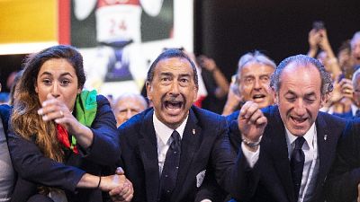 Sala, standing ovation consiglio Comune Sala, standing ovation consiglio Comune