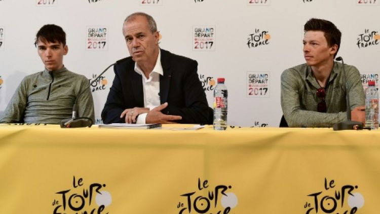 Le manager de l'équipe cycliste AG2R La Mondial Vincent Lavenu (c) lors d'une conférence de presse à üsseldorf le 30 juin 2017