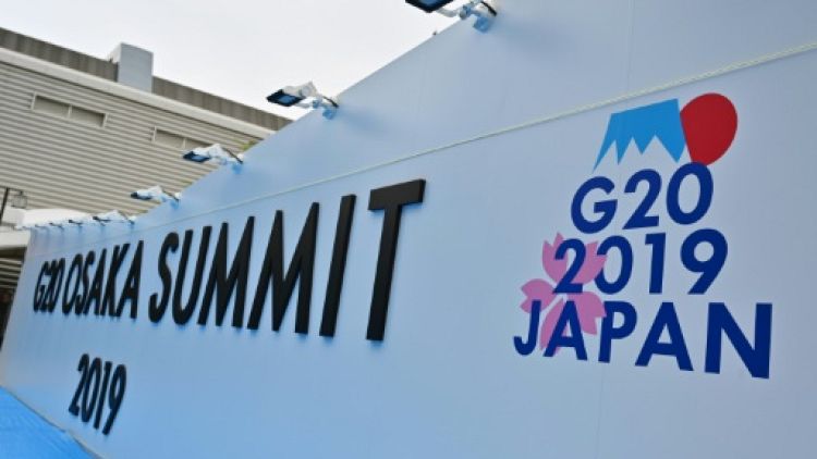 Une scène installée pour les participants au sommet du G20 à Osaka au Japon, photographiée le 26 juin 2019