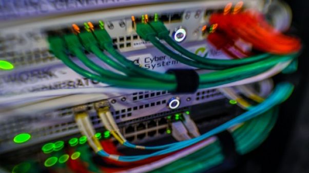 Photo d'un serveur spécialisé dans la cybersécurité, lors d'un Forum international sur cette thématique, le 23 janvier 2018 en France Photo d'un serveur spécialisé dans la cybersécurité, lors d'un Forum international sur cette thématique, le 23 janvier 2018 en France