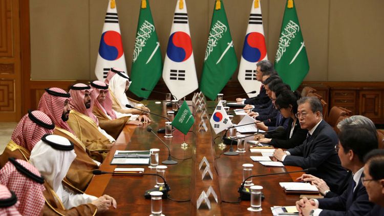 ملخص-سول: كوريا الجنوبية والسعودية توقعان صفقات بقيمة 8.3 مليار دولار