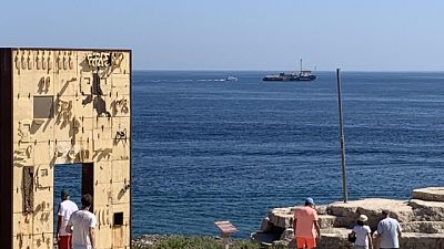 SeaWatch viola divieto e punta Lampedusa SeaWatch viola divieto e punta Lampedusa