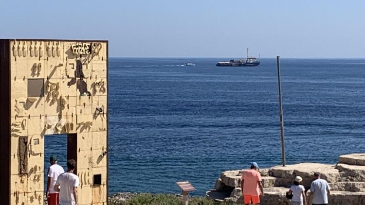 SeaWatch viola divieto e punta Lampedusa