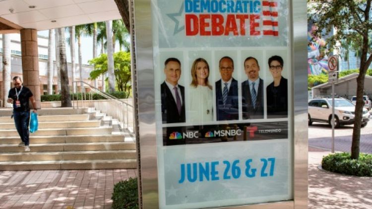 Affiche à l'extérieur de l'enceinte où se tiendront les deux débats des candidats à l'investiture démocrate, les 26 et 27 juin 2019    