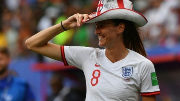 L'Anglaise Jill Scott après la victoire contre le Cameroun en 8e de finale du Mondial féminin, le 23 juin 2019 à Valenciennes L'Anglaise Jill Scott après la victoire contre le Cameroun en 8e de finale du Mondial féminin, le 23 juin 2019 à Valenciennes