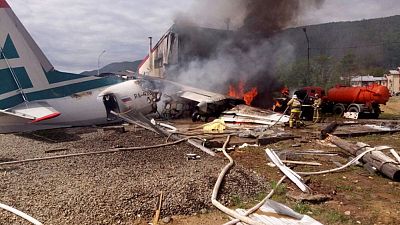 طائرة روسية تهبط اضطراريا ومقتل اثنين