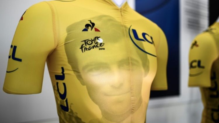 Présentation du maillot jaune du Tour de France 2019 à l'effigie de champions ayant revêtu la prestigieuse tunique dans la Grande Boucle, le 14 mai 2019 à Romilly-sur-Seine