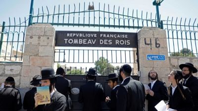 Des juifs ultra-orthodoxes veulent accéder au Tombeau des rois à Jérusalem, propriété de la France qui a rouvert les lieux à la visite, le 27 juin 2019 Des juifs ultra-orthodoxes veulent accéder au Tombeau des rois à Jérusalem, propriété de la France qui a rouvert les lieux à la visite, le 27 juin 2019