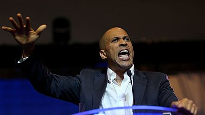 In Trump era, U.S. presidential candidate Booker confronts race head-on In Trump era, U.S. presidential candidate Booker confronts race head-on
