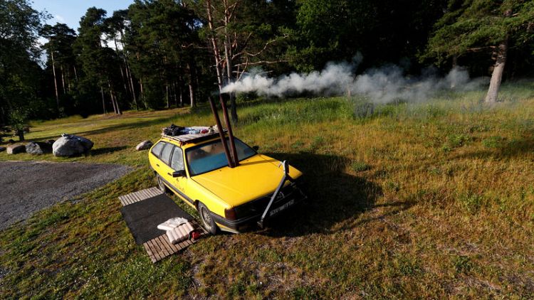 Feeling the heat? Estonian takes his sauna on the road, literally