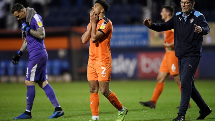Leicester sign defender Justin from Luton Town