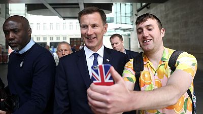 In race for No. 10, Johnson and Hunt vow to splash the cash In race for No. 10, Johnson and Hunt vow to splash the cash