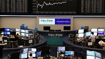 أسهم أوروبا ترتفع لأعلى مستوى في شهرين بفضل آمال التجارة أسهم أوروبا ترتفع لأعلى مستوى في شهرين بفضل آمال التجارة