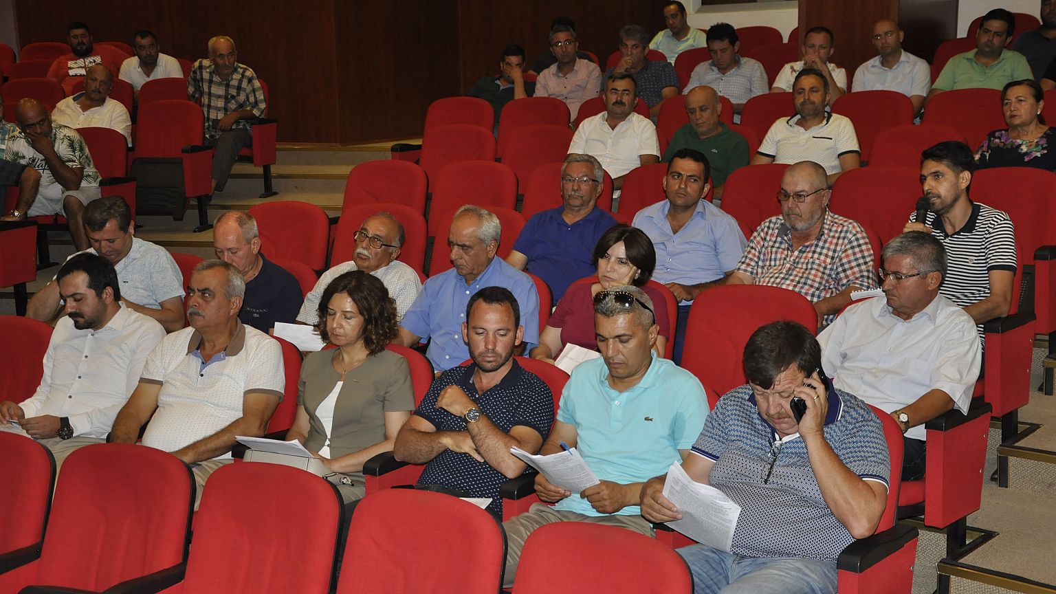 Belediye meclisi Suriyelilere getirilen plaj yasağını reddetti