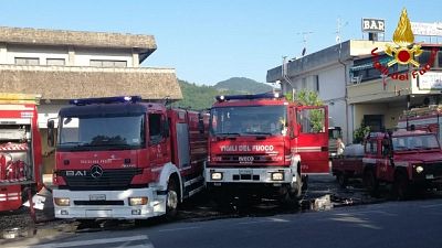 A fuoco deposito giocattoli in Lunigiana A fuoco deposito giocattoli in Lunigiana
