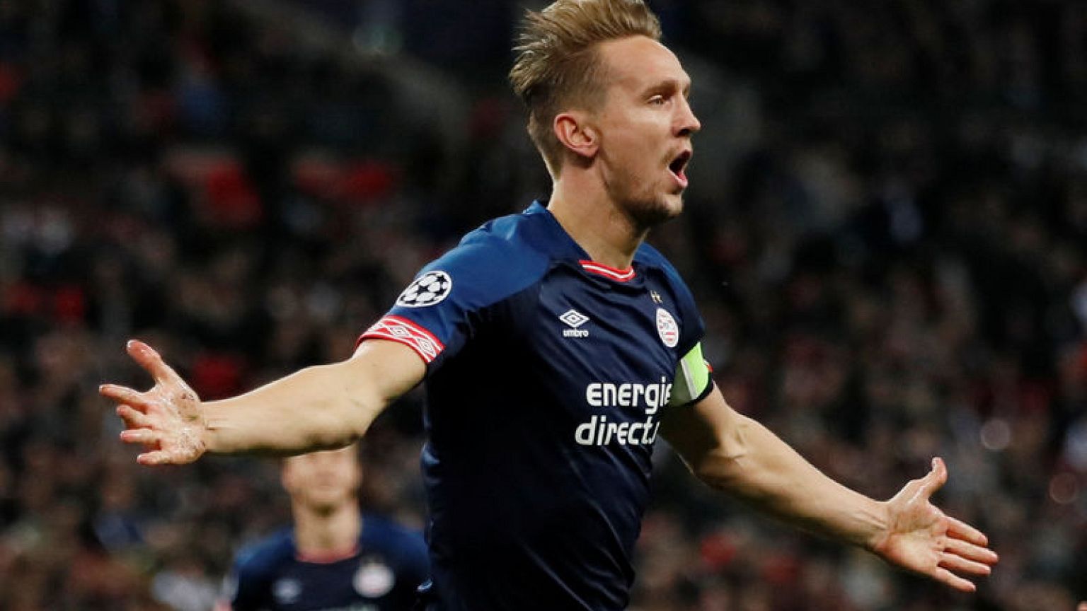 De Jong leaves PSV for Sevilla in 15-million euro deal