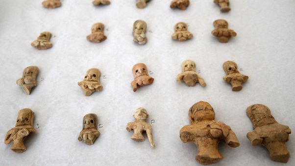 فرنسا تعيد آثارا مسروقة إلى باكستان فرنسا تعيد آثارا مسروقة إلى باكستان