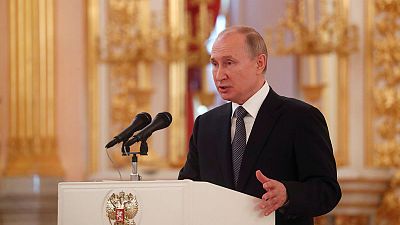 بوتين يوقع قانونا بتعليق معاهدة القوى النووية المتوسطة المدى