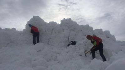 Alpinista morto e 2 gravi in Valtellina Alpinista morto e 2 gravi in Valtellina