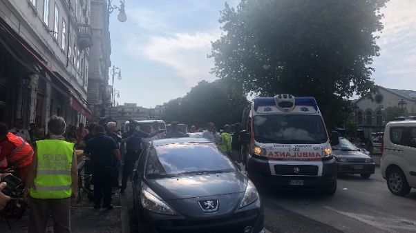 Rissa migranti Trieste, un ferito grave Rissa migranti Trieste, un ferito grave