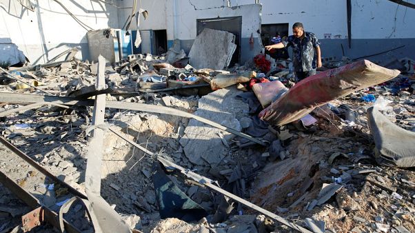 الأمم المتحدة: تقارير عن إطلاق حراس ليبيين النار على مهاجرين فارين من قصف الأمم المتحدة: تقارير عن إطلاق حراس ليبيين النار على مهاجرين فارين من قصف