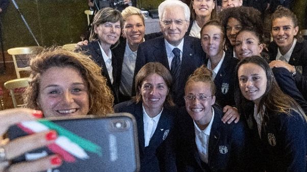 Mattarella riceve Nazionale femminile Mattarella riceve Nazionale femminile