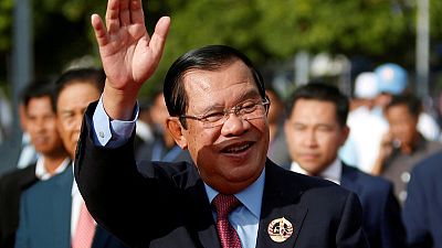 رئيس وزراء كمبوديا: من يسعون "لتغيير النظام" يخاطرون بالعودة للحرب