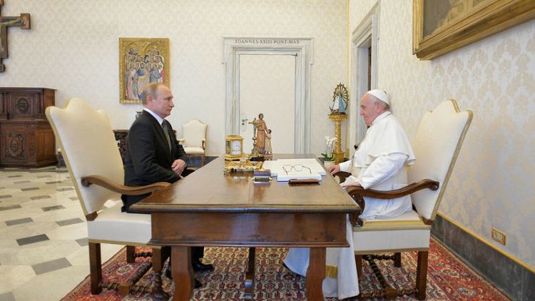 بوتين والبابا يعقدان محادثات "جوهرية" والأزمة الأوكرانية تلقي بظلالها