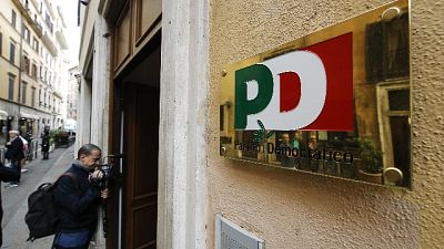 Attivisti FN assaltano sede nazionale Pd Attivisti FN assaltano sede nazionale Pd