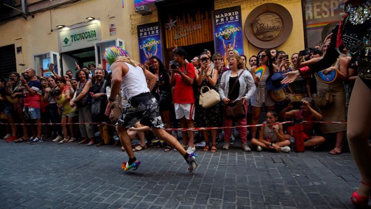 Madrid high heels run defies gravity, homophobia