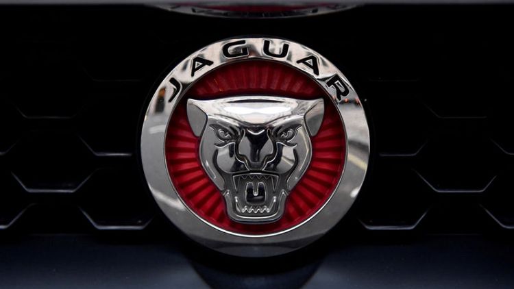 Jaguar Land Rover to build electric cars at UK plant