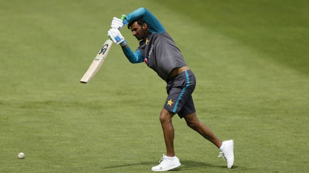 Former Pakistan captain Malik retires from ODIs Former Pakistan captain Malik retires from ODIs