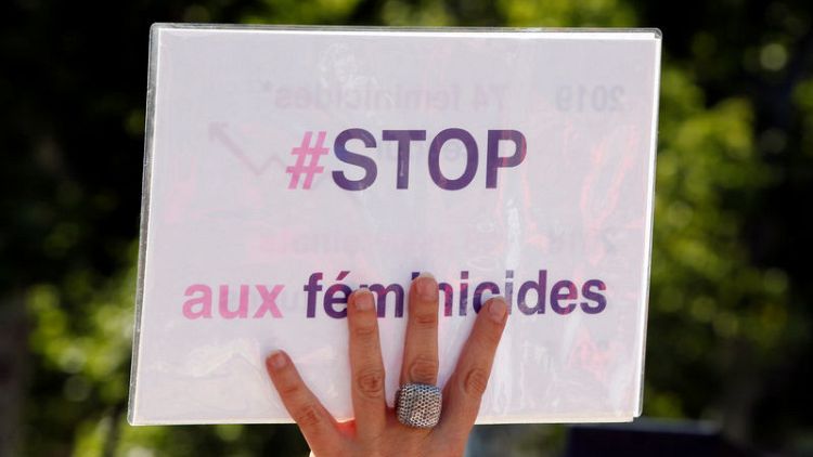 Hundreds protest in Paris against deadly domestic violence