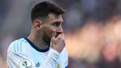 ميسي الغاضب يهاجم "الانحياز للبرازيل" بعد طرده في كوبا أمريكا ميسي الغاضب يهاجم "الانحياز للبرازيل" بعد طرده في كوبا أمريكا