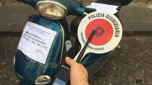 Ritrovato scooter scommessa di Balotelli Ritrovato scooter scommessa di Balotelli