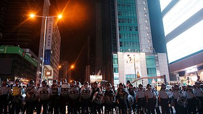 شرطة هونج كونج تعتقل 6 خلال احتجاجات