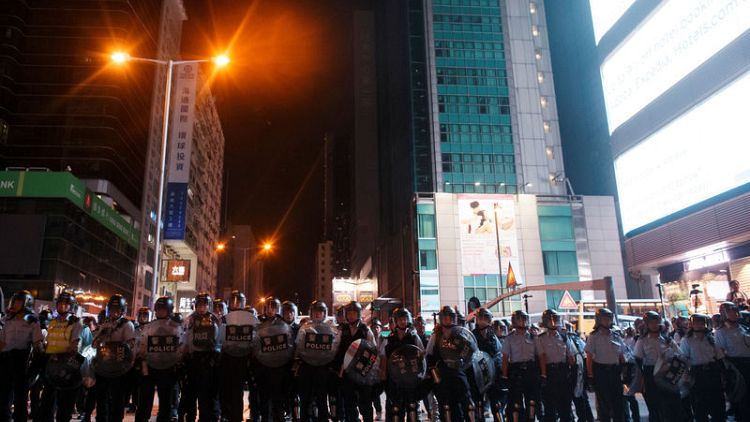 شرطة هونج كونج تعتقل 6 خلال احتجاجات
