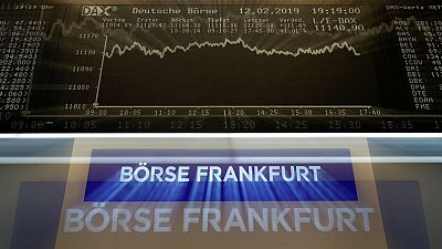 European shares edge lower, Deutsche Bank rally limits losses European shares edge lower, Deutsche Bank rally limits losses
