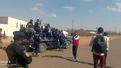 Congolese army fires in the air during protest at Glencore plant Congolese army fires in the air during protest at Glencore plant