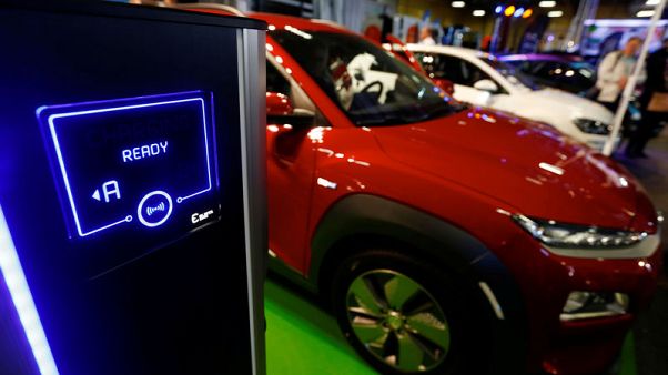 New Zealand proposes discounts for cleaner cars, slaps new fee on gas guzzlers New Zealand proposes discounts for cleaner cars, slaps new fee on gas guzzlers