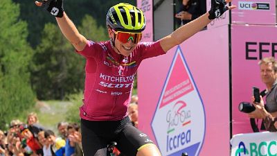 Giro rosa: tappa e maglia a Van Vleuten Giro rosa: tappa e maglia a Van Vleuten