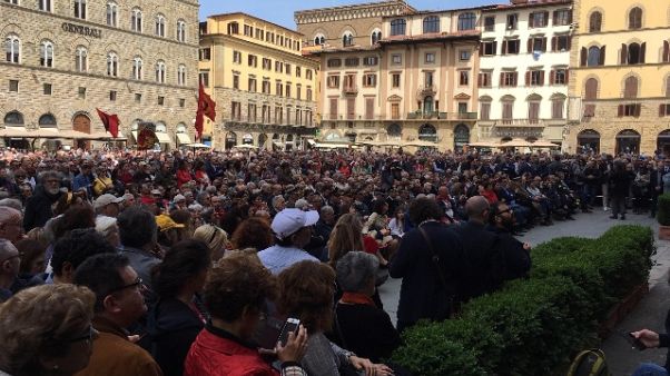 25 aprile Firenze, perquisiti 3 minori 25 aprile Firenze, perquisiti 3 minori