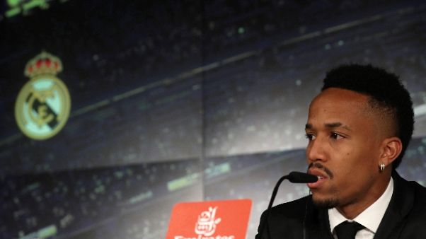 Real ecco Militao, malore per l'emozione Real ecco Militao, malore per l'emozione