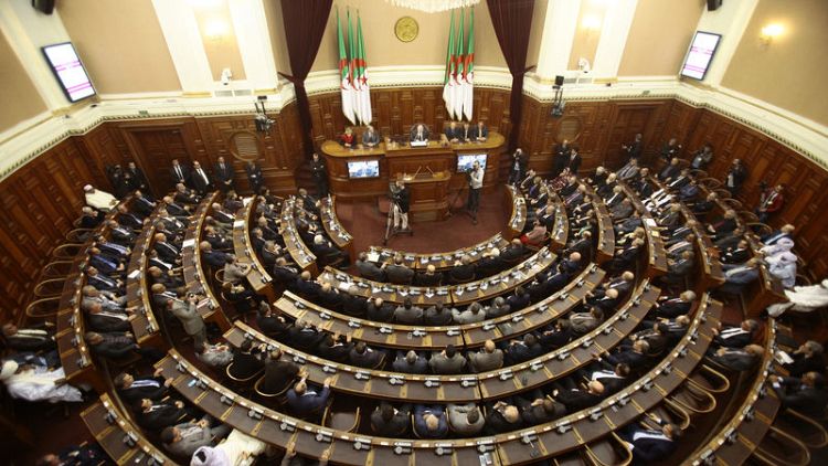 البرلمان الجزائري ينتخب الإسلامي المعارض سليمان شنين رئيسا له