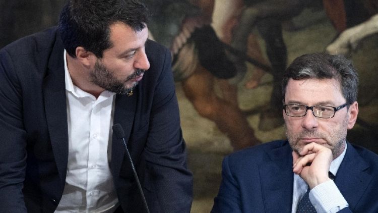 Giorgetti, c'è chi scredita Salvini